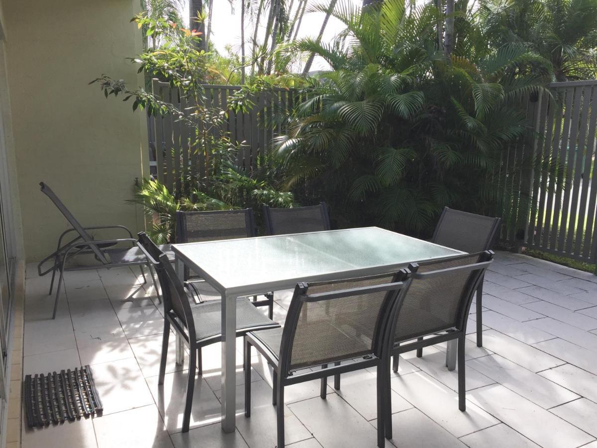 Le Court Villas Noosa Heads Exterior foto